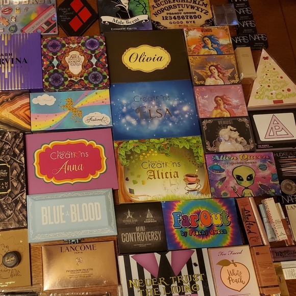 Makeup Bundle 2x Value - Picture 6 of 7